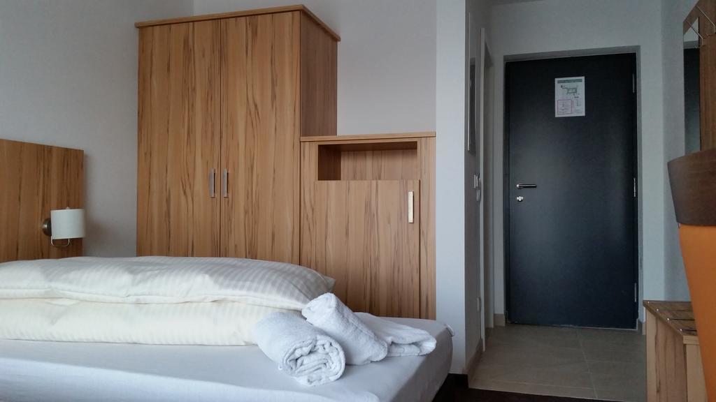 Schaefer Boardinghouse Aparthotel Grobenzell Bagian luar foto
